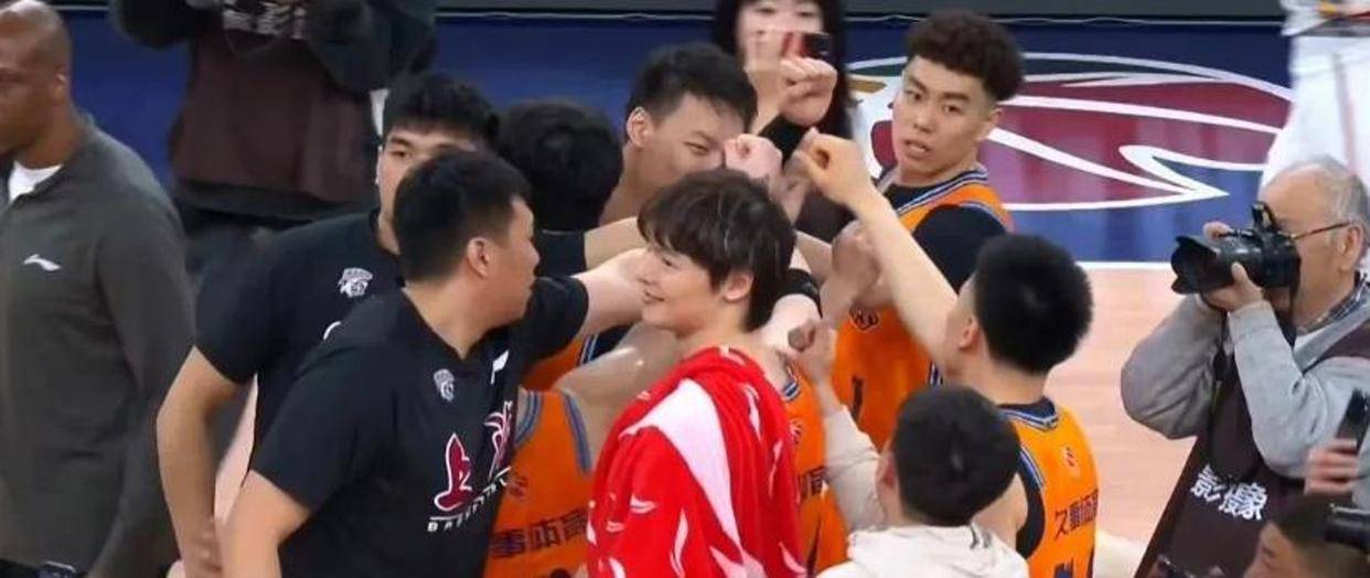 锦囊妙计！周鹏为上海支招，直指广东阿联短板