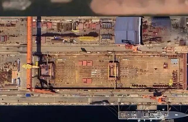 福建舰服役！曾有蒸汽弹射临时改电弹图纸传闻？有哪几点变化？