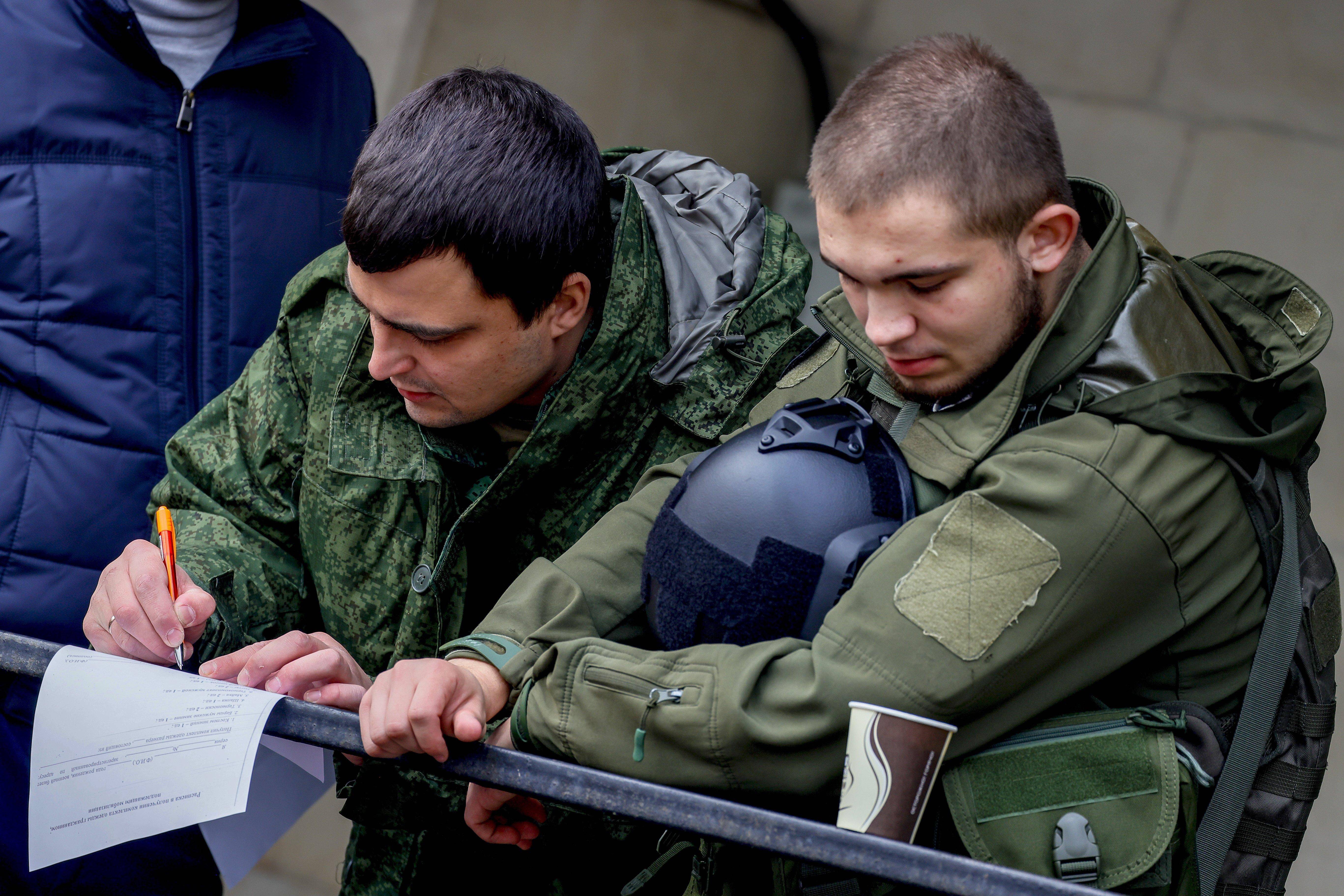 65万逃兵，俄军迎来两场大捷，乌克兰面临两难抉择：毁灭还是投降