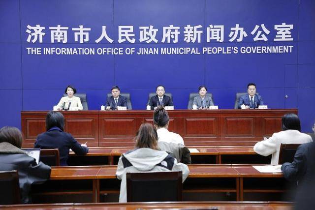 济南在全省率先以市委、市政府名义出台中小学（幼儿园）教师激励关爱措施